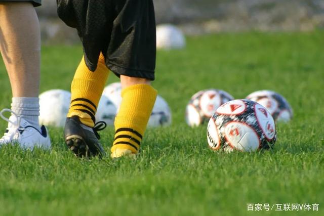 曼联以1600万欧元竞争萨利纳斯，巴萨报价仅800万欧